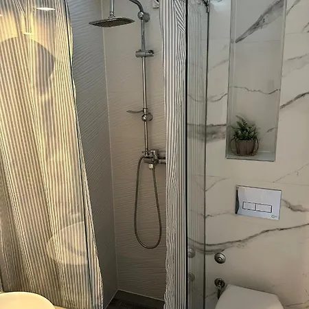 The Pearl Apartment
